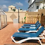 With Super Swimming Pool Вилла Гран-Алакант