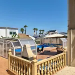 Вилла With Super Swimming Pool Гран-Алакант