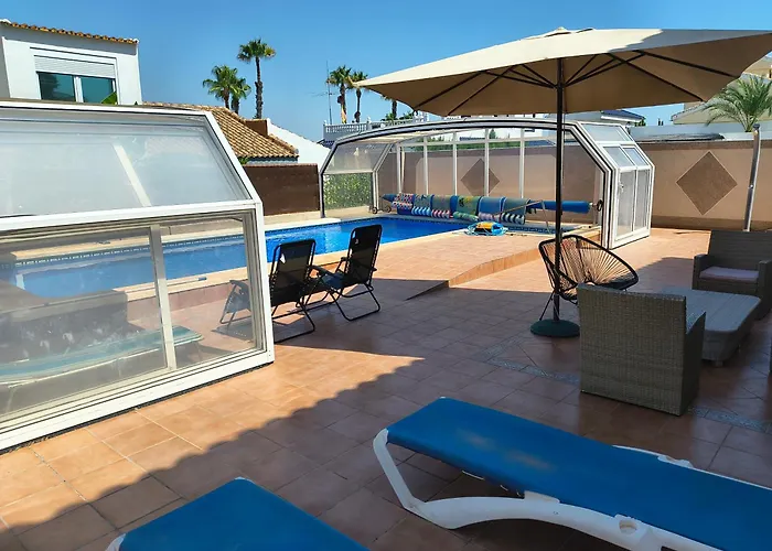 With Super Swimming Pool Gran Alacant